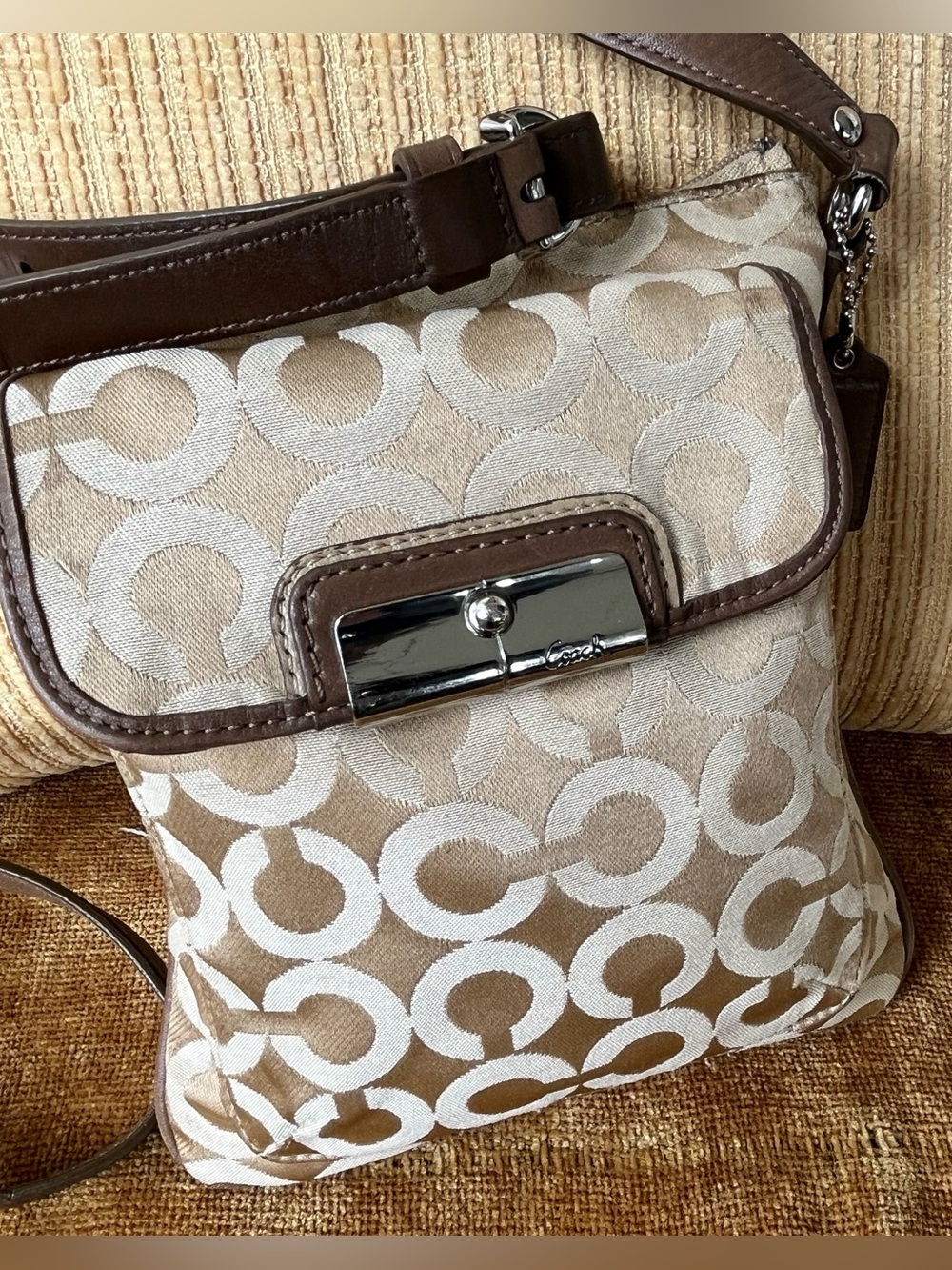 Coach 🤎🤍 Beige Tan Signature Op Art Crossbody Vintage EUC - Picture 6 of 11